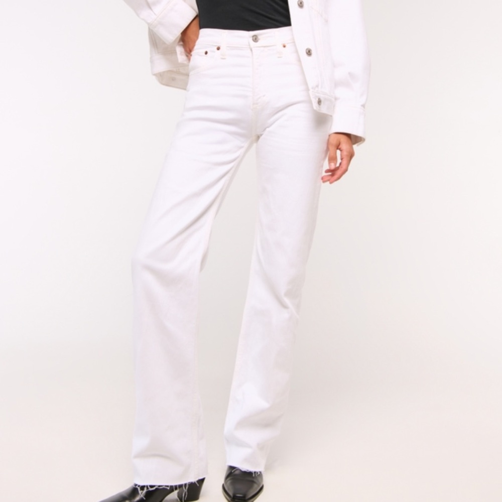 Abercrombie & Fitch White High Rise 90’s Straight Curve Love 25/0